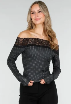 Zwarte Off Shoulder Stretch Top met Kant en Stippenprint
