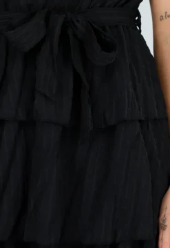 Zwarte One Shoulder Plissé Jurk met Tailleband