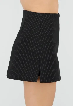 Zwarte Pinstripe Mini Skort met Split en Stretch Broekje