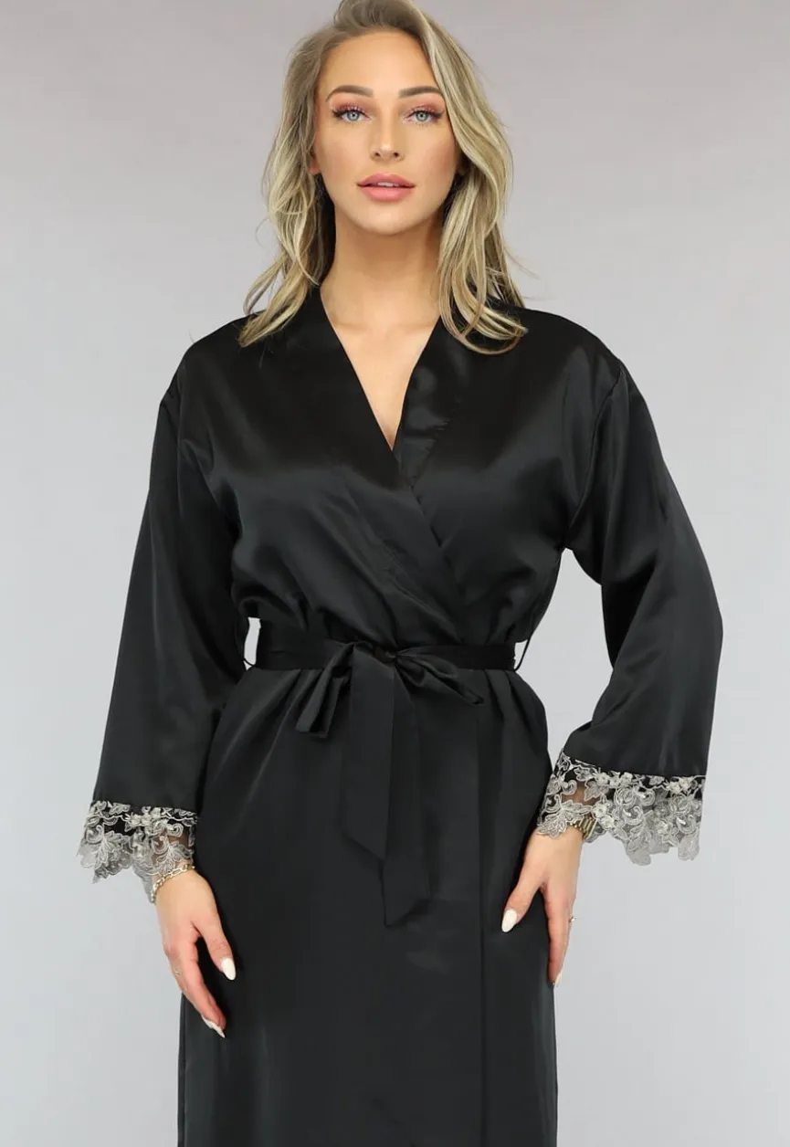 Zwarte Satijnen Kimono met Wijde Mouwen en Borduur Details