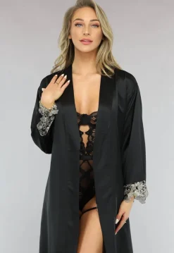 Zwarte Satijnen Kimono met Wijde Mouwen en Borduur Details