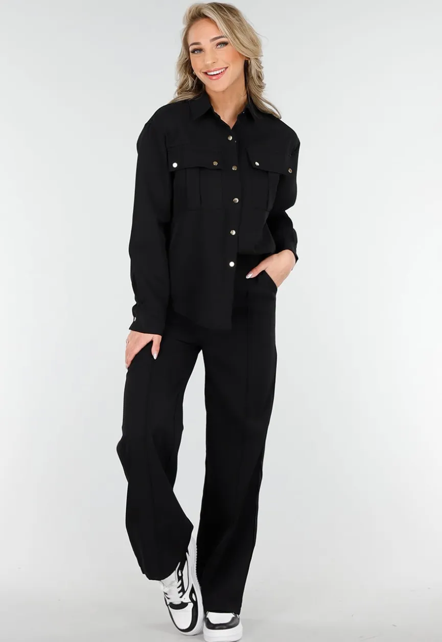 Zwarte Set met Blouse met Gouden Knopen en Straight Leg Pantalon