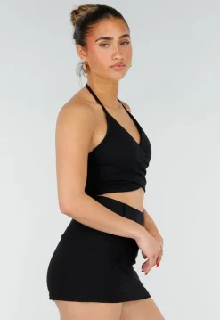 Zwarte Stretch Crop Top met Halterbandjes en Push Up Pads