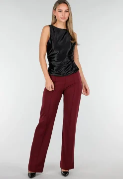 Zwarte Stretch Satijnen Top met Pads en Open Rug met Strik