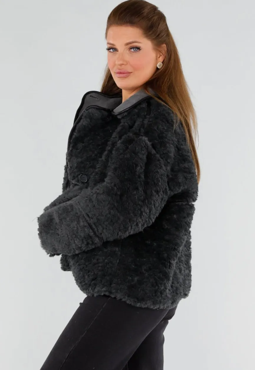 Zwarte Teddy Bontjas met Knoopsluiting