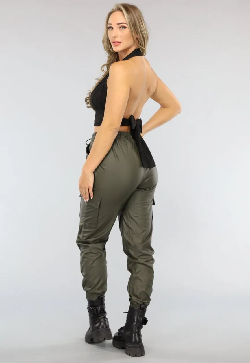 Zwarte Top met Halter Detail