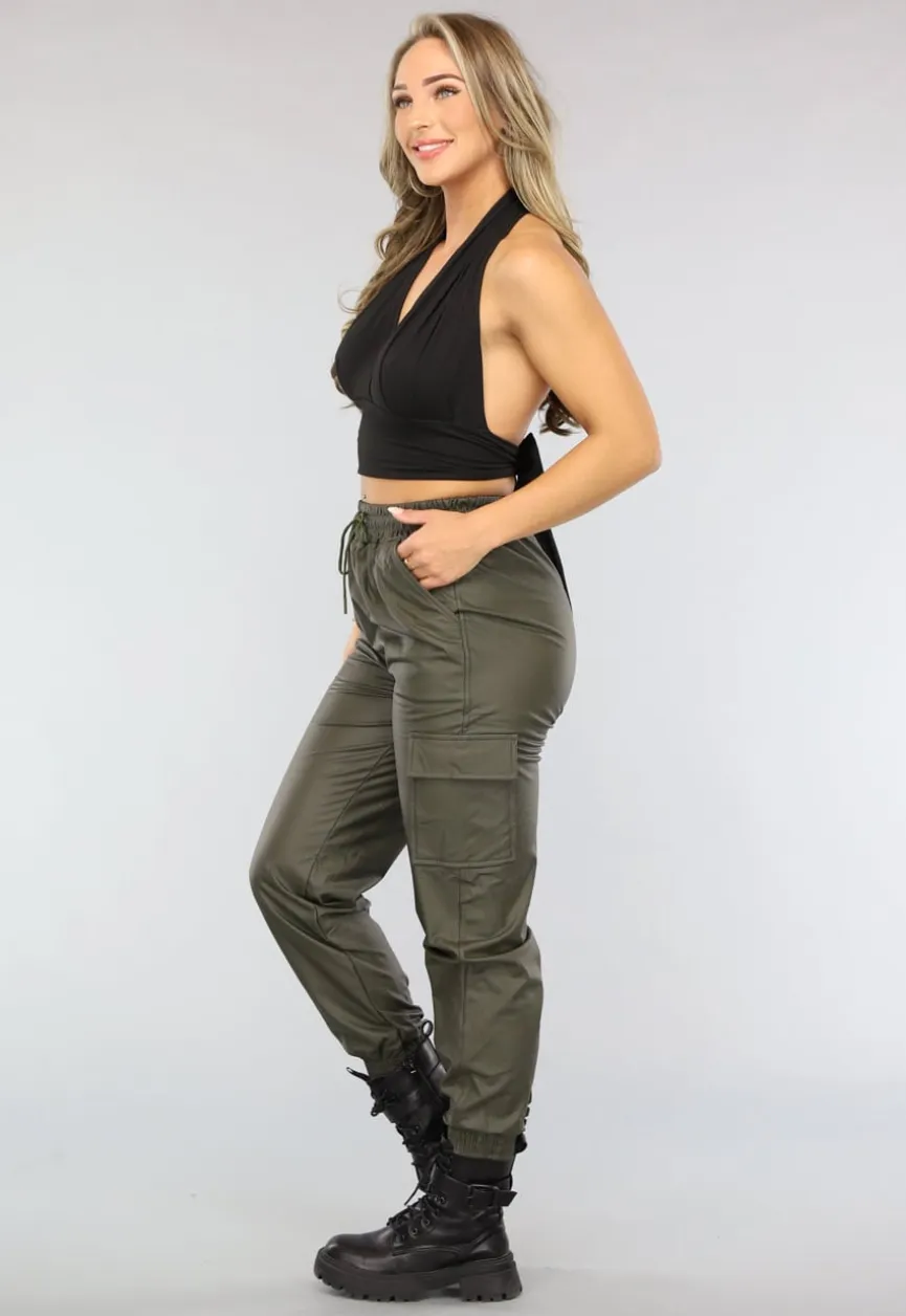 Zwarte Top met Halter Detail