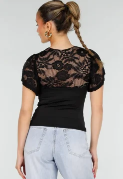 Zwarte Top met Kant Details en Korte Mouwen