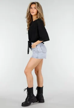 Zwarte Top met Knoopdetail en Korte Mouwen