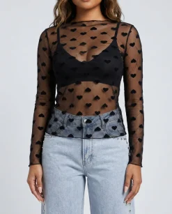 Zwarte Transparante Mesh Top met Hartjes en Lange Mouwen