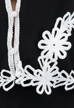 Zwarte Tweedelige Stretch Set met Witte Gehaakte Details en Elastische Tailleband