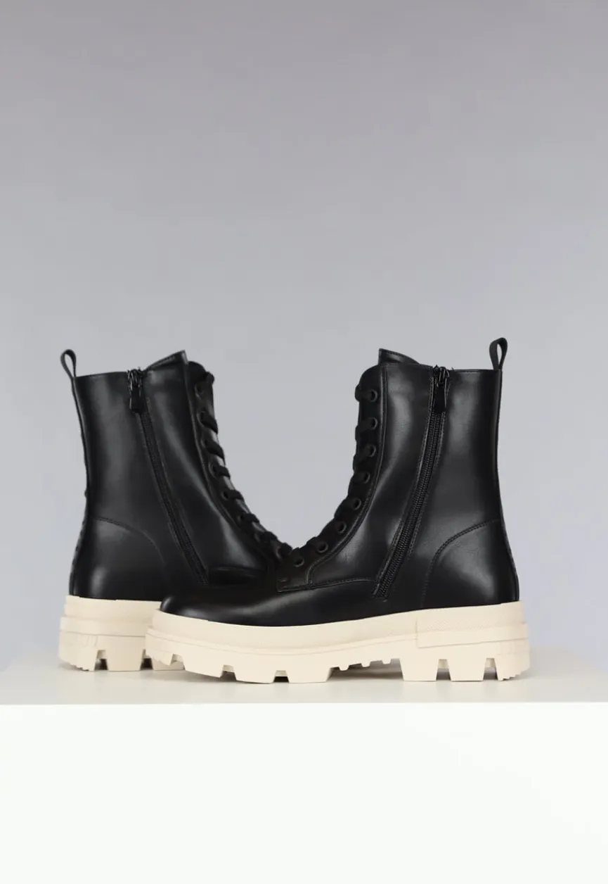 Zwarte Veterlaarsjes met Beige Zool