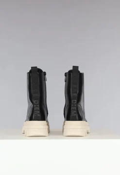 Zwarte Veterlaarsjes met Beige Zool
