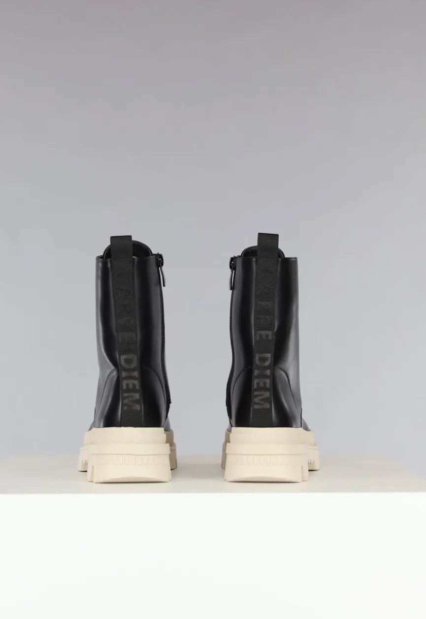 Zwarte Veterlaarsjes met Beige Zool