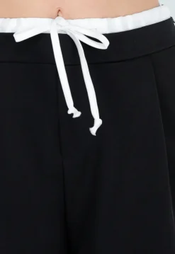 Zwarte Wide Leg Broek met Witte Tailleband en Strikdetail