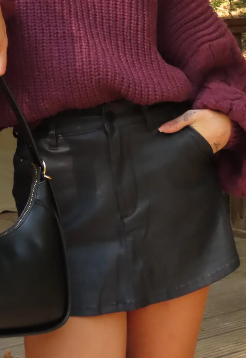 Zwart Lederlook Broekrokje