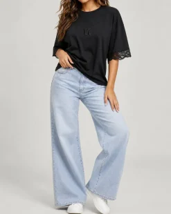 Zwart Oversized T-Shirt met Kantmouwen en Borduring