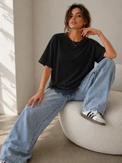 Zwart Oversized T-Shirt met Kantzoom